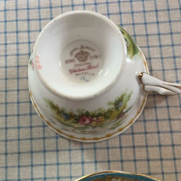 Royal Albert Chelsea Bird Tea Cups - Picture 8 of 16